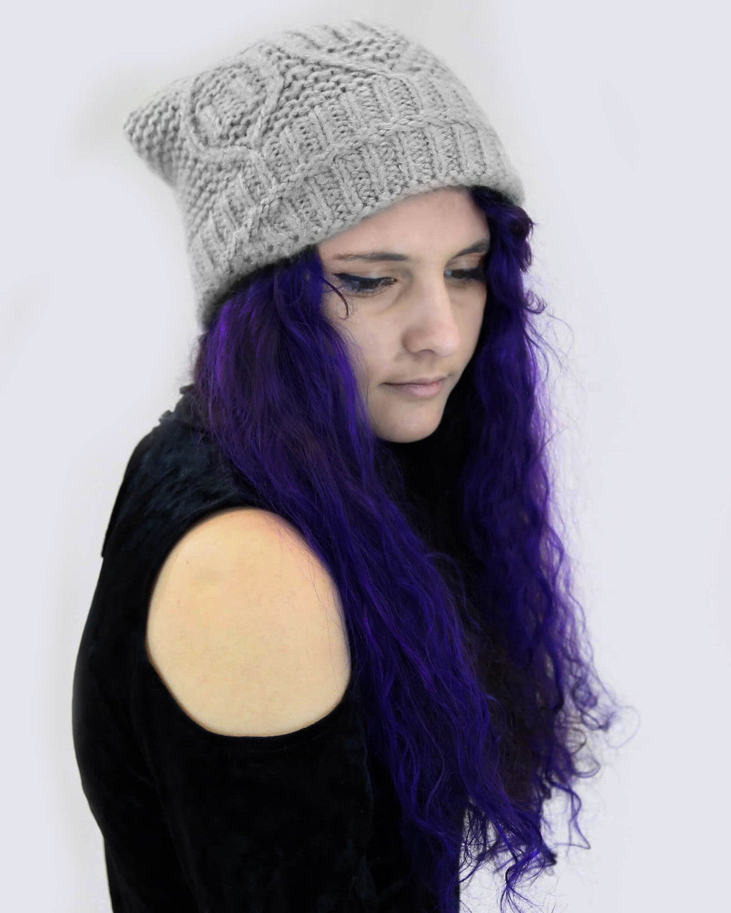 Visor Beanie with Rabbit Fur Pom Grey